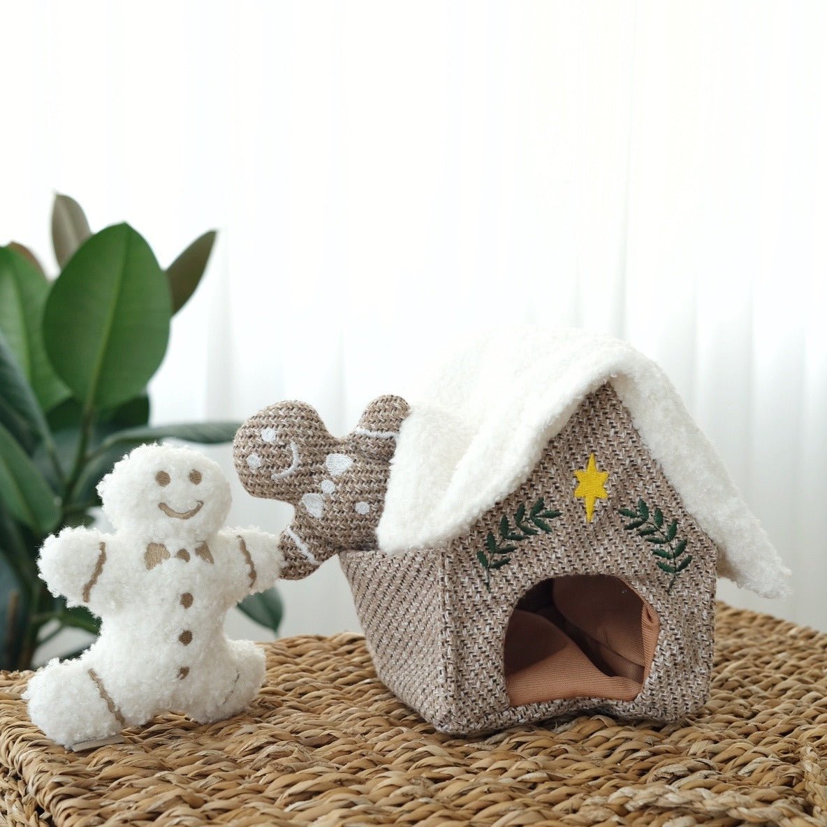 Gingerbread House (House only) - Woof Living